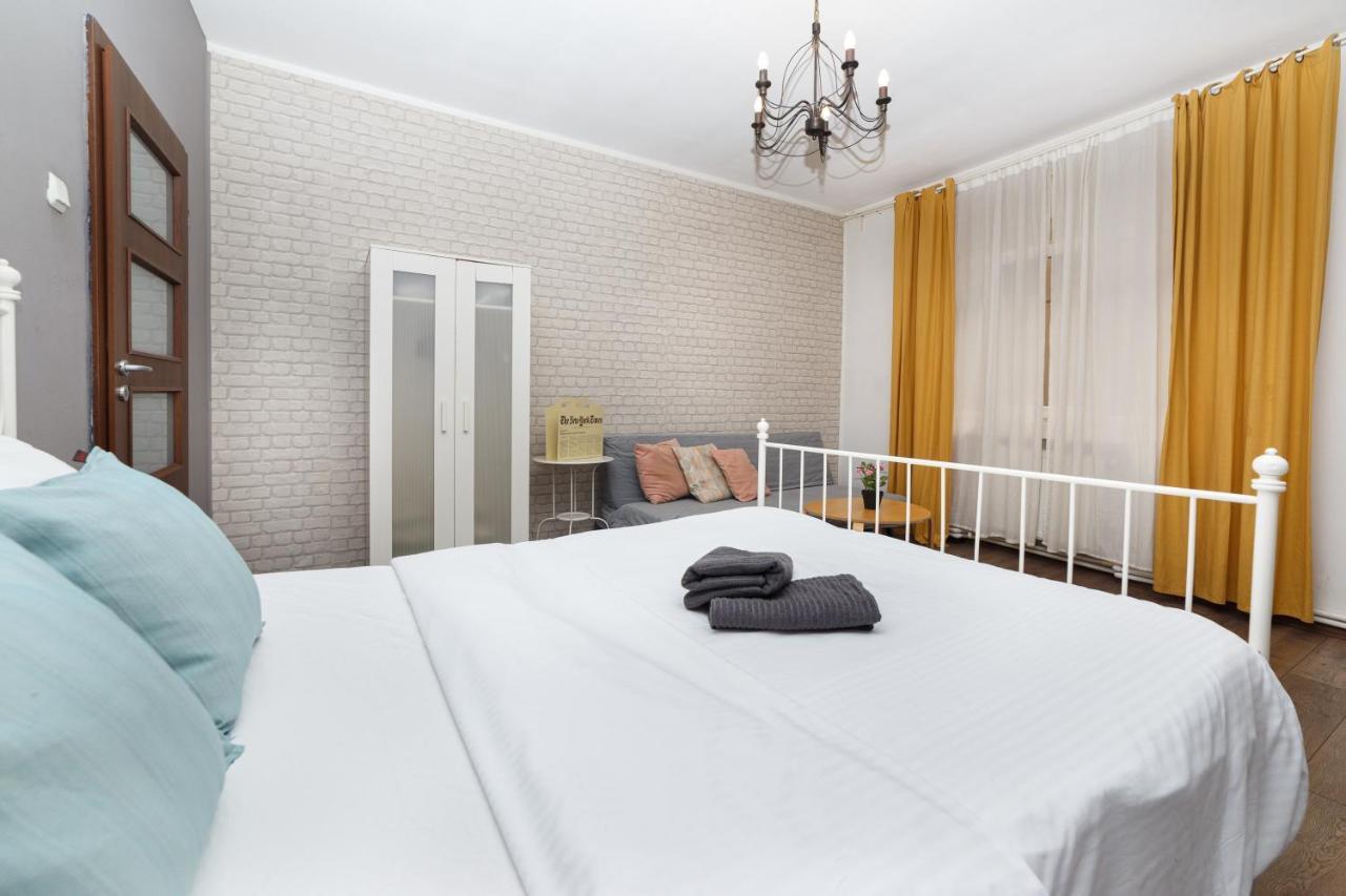 Color Apartments Franceza St Bukarest Exterior foto