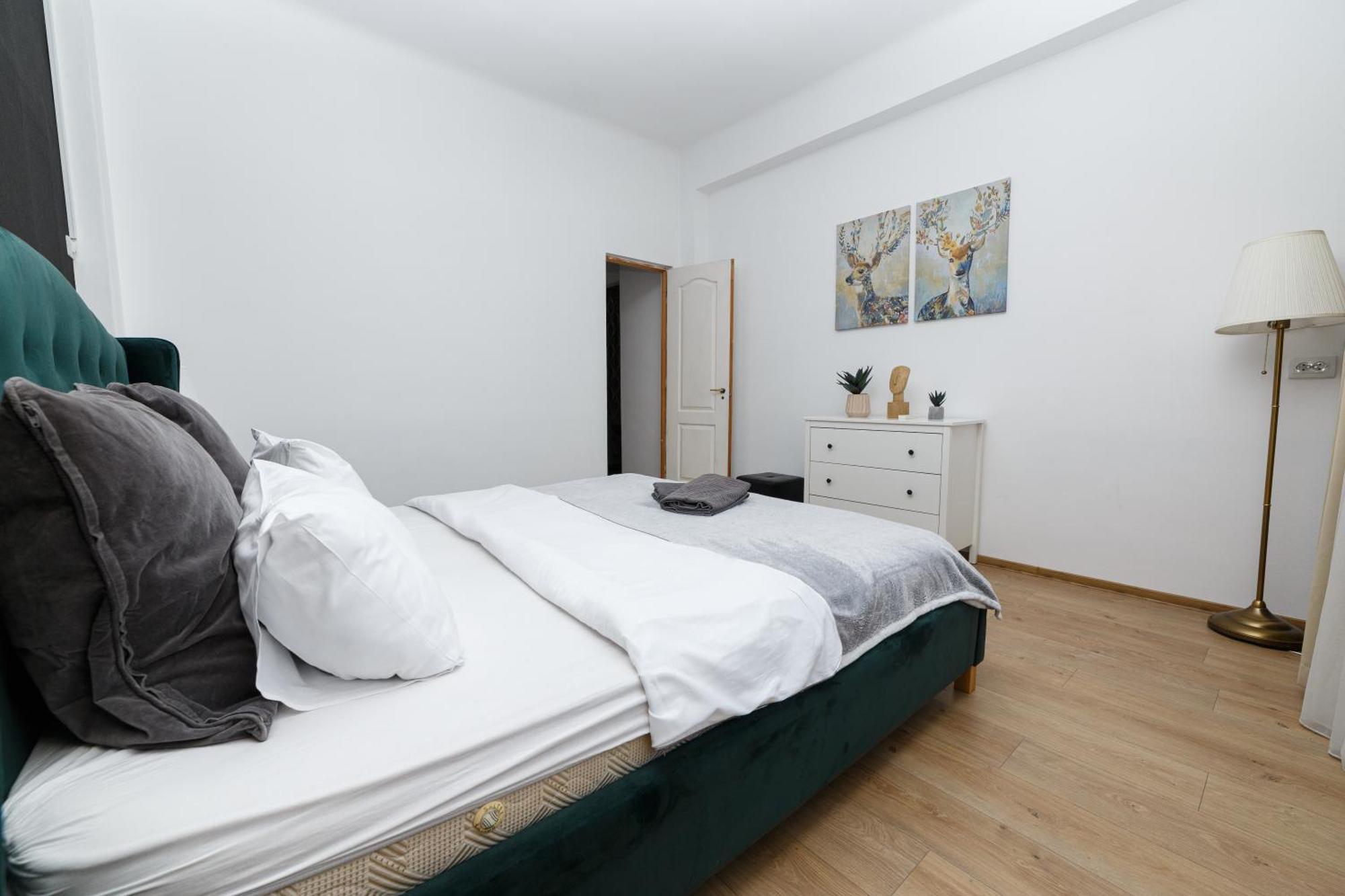 Color Apartments Franceza St Bukarest Exterior foto