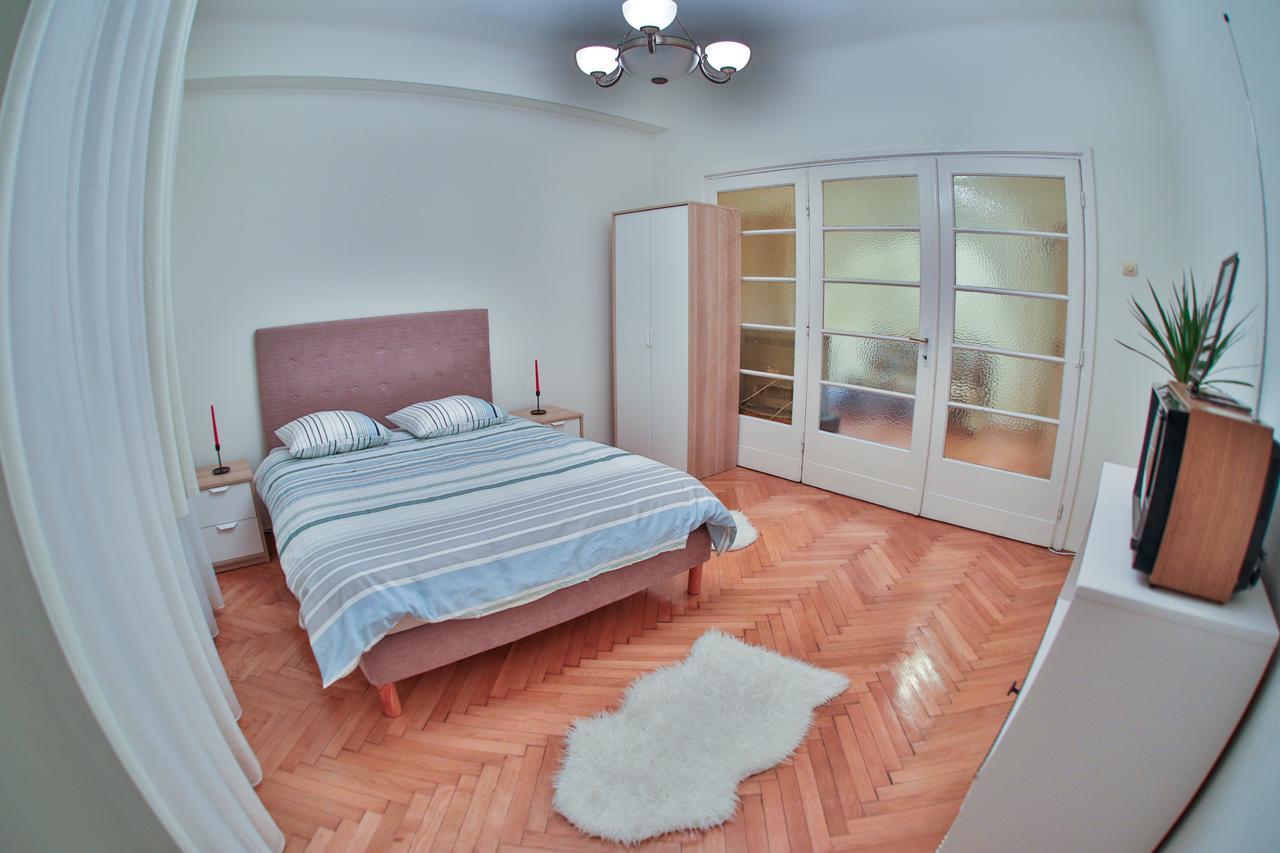 Color Apartments Franceza St Bukarest Exterior foto